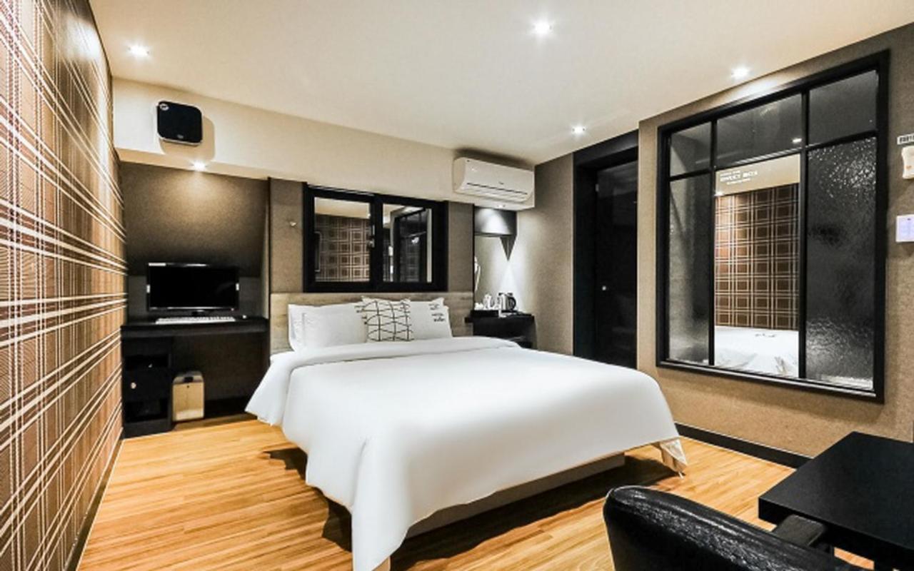 Hotel Bellus Busan Buitenkant foto