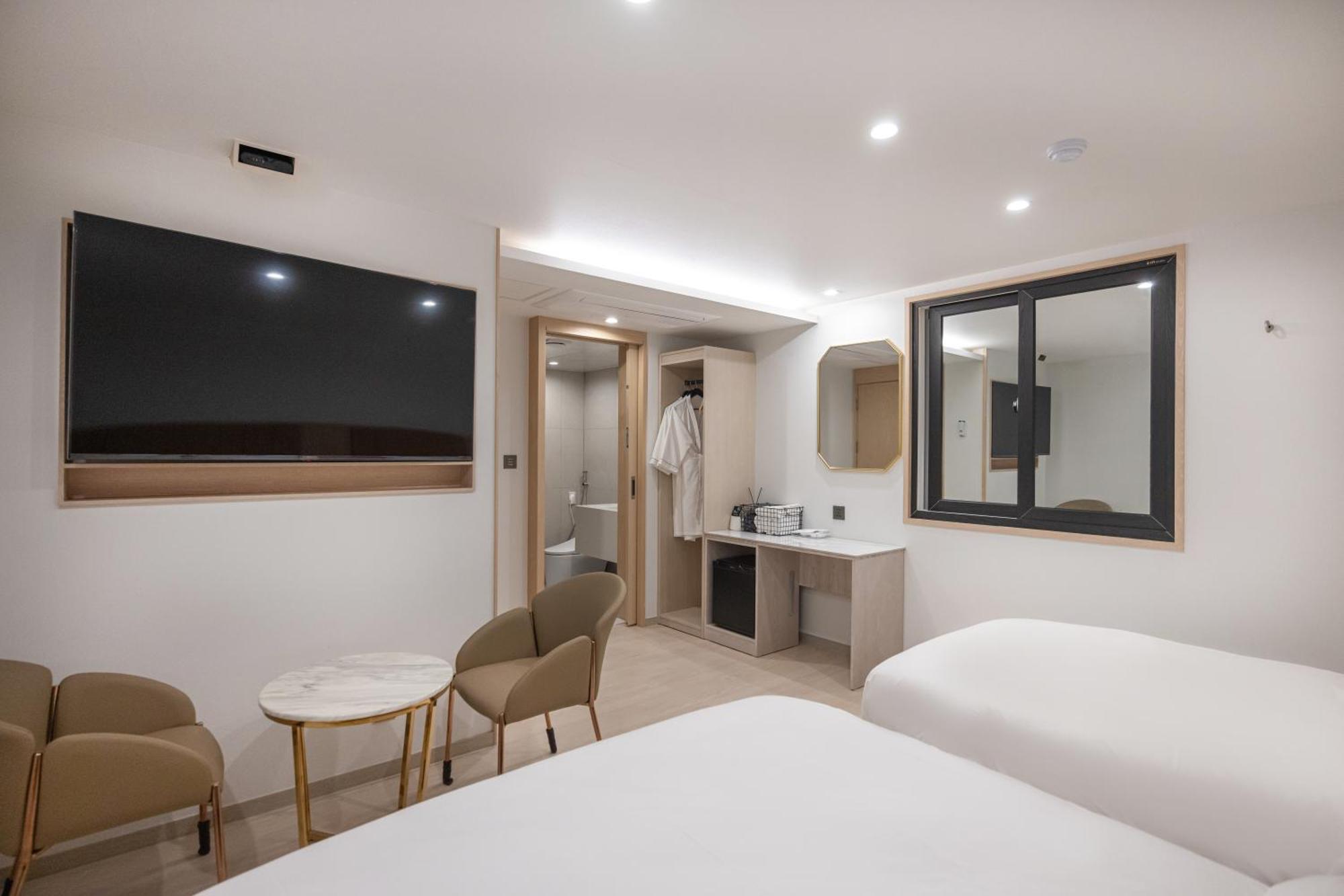 Hotel Bellus Busan Buitenkant foto