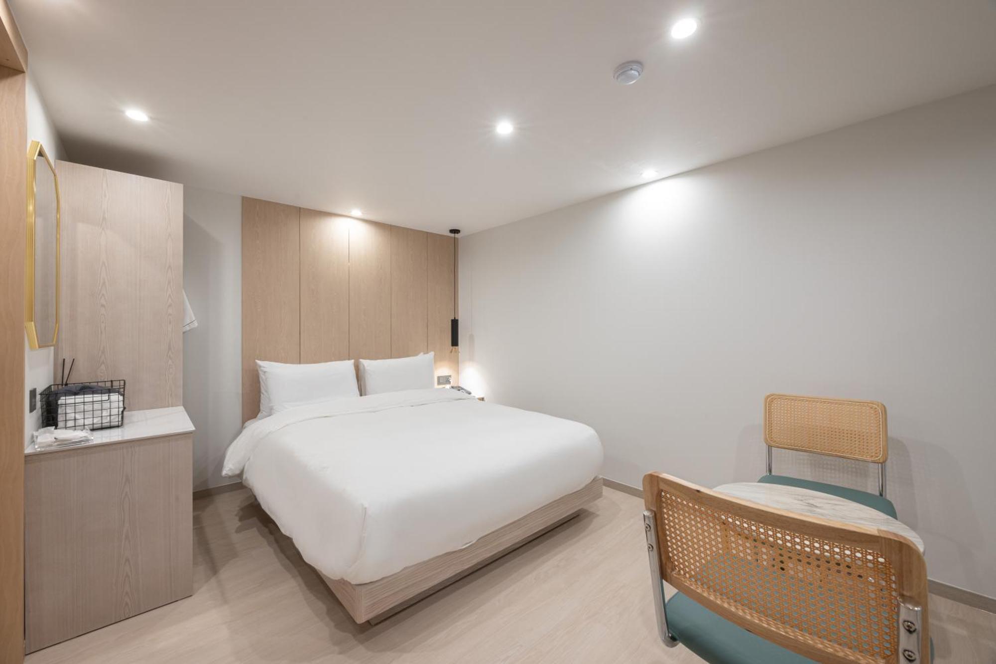 Hotel Bellus Busan Buitenkant foto