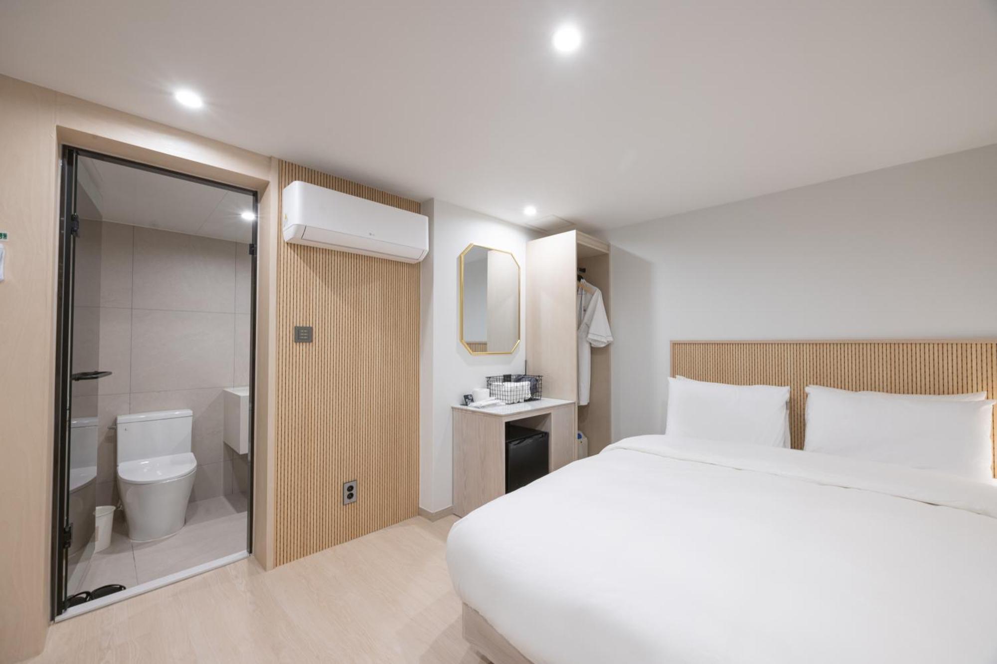 Hotel Bellus Busan Buitenkant foto