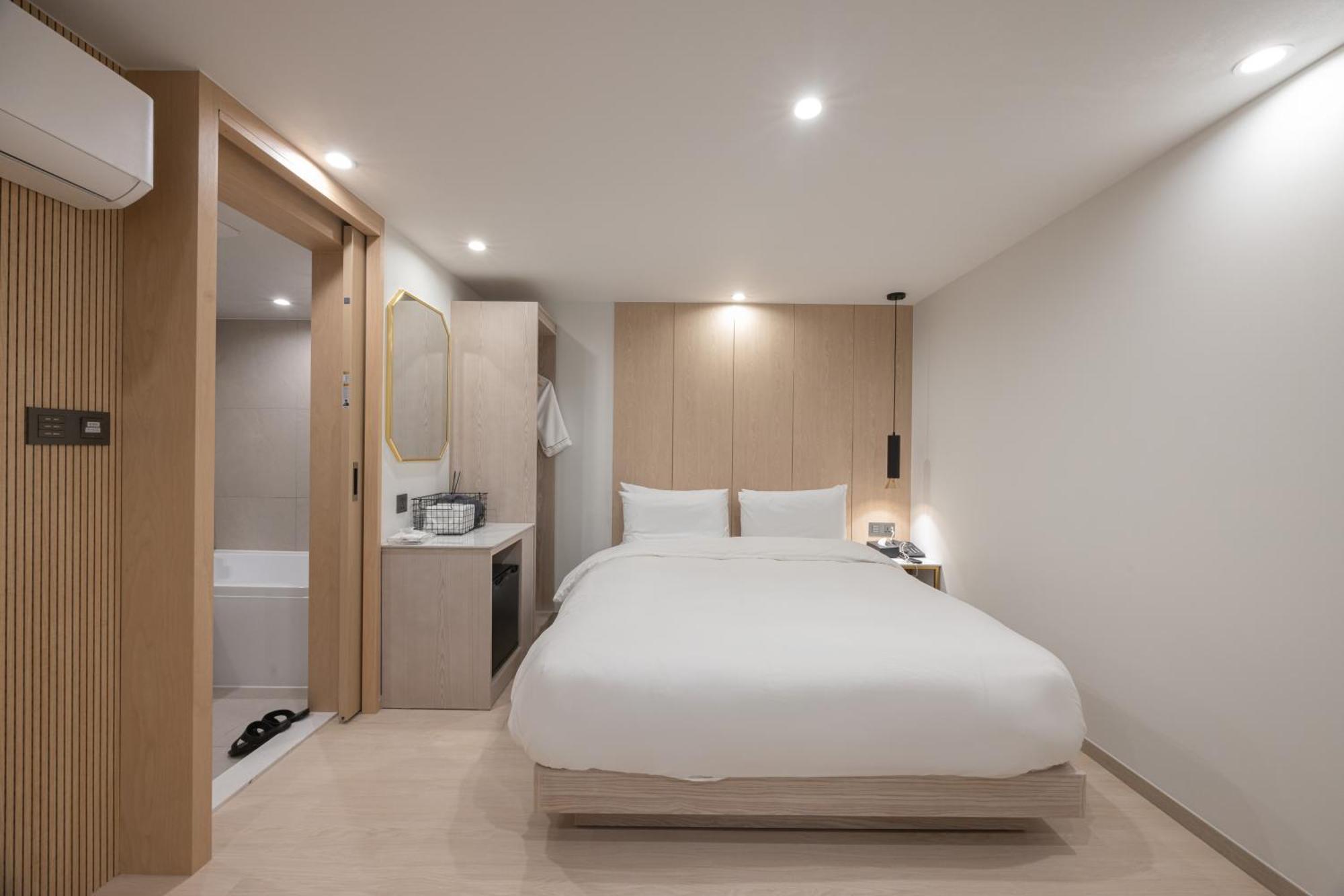 Hotel Bellus Busan Buitenkant foto