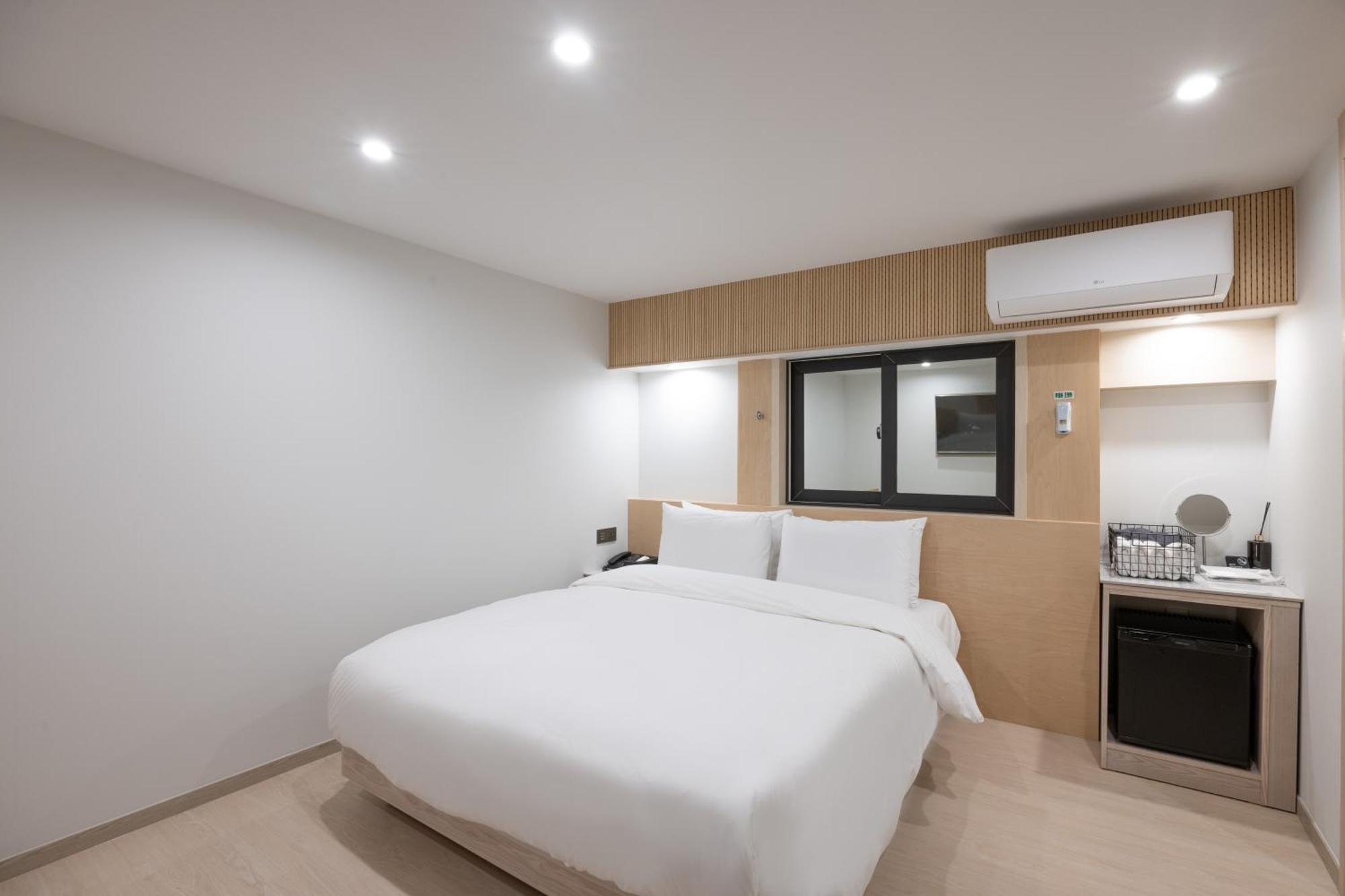 Hotel Bellus Busan Buitenkant foto