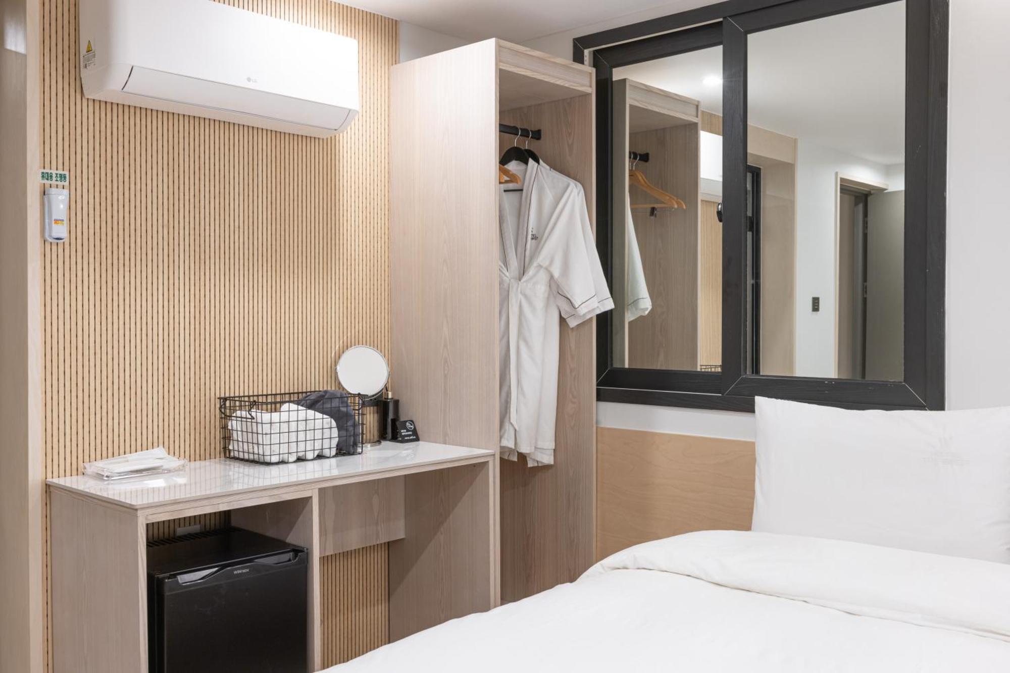 Hotel Bellus Busan Buitenkant foto