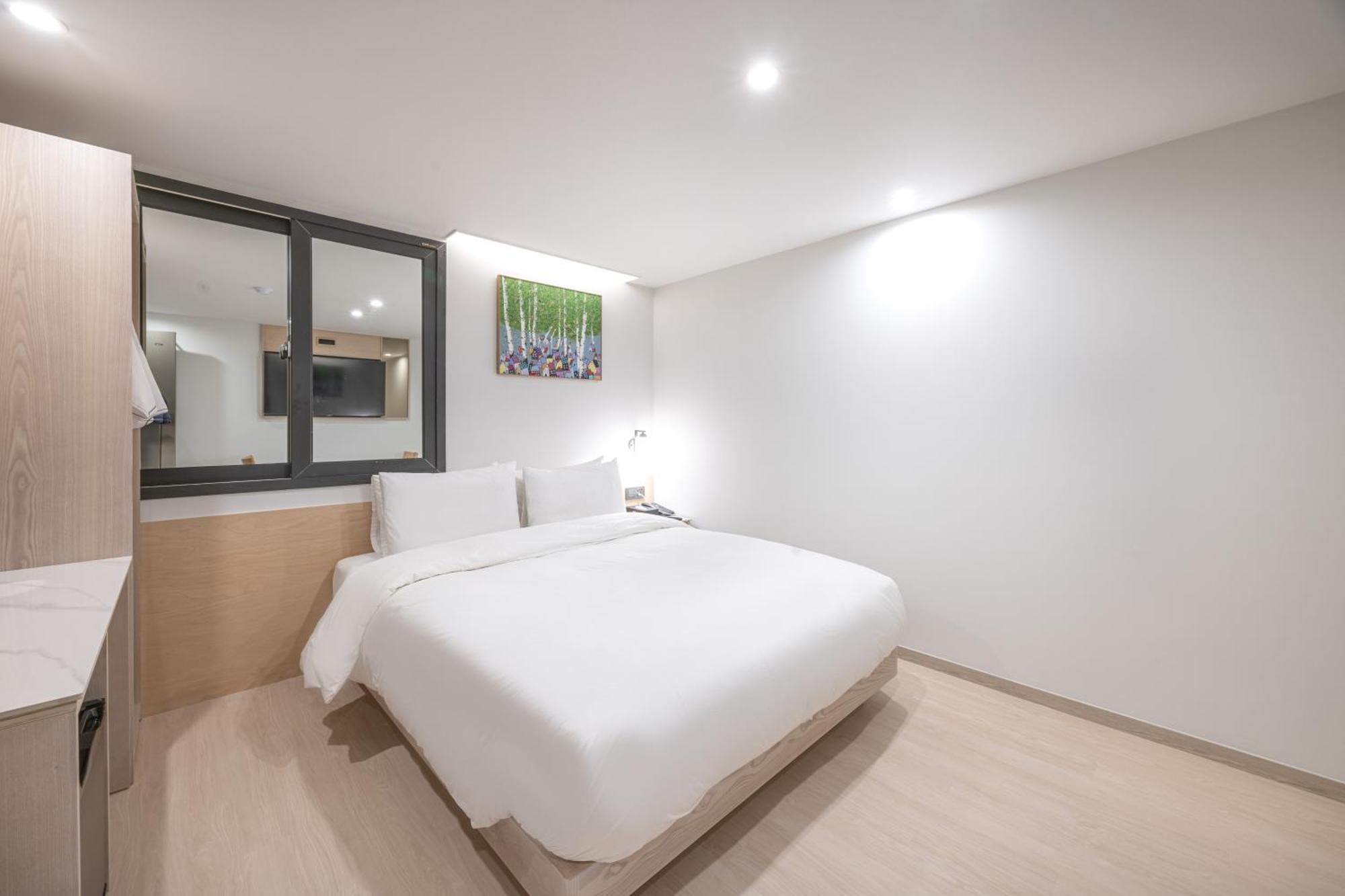Hotel Bellus Busan Buitenkant foto